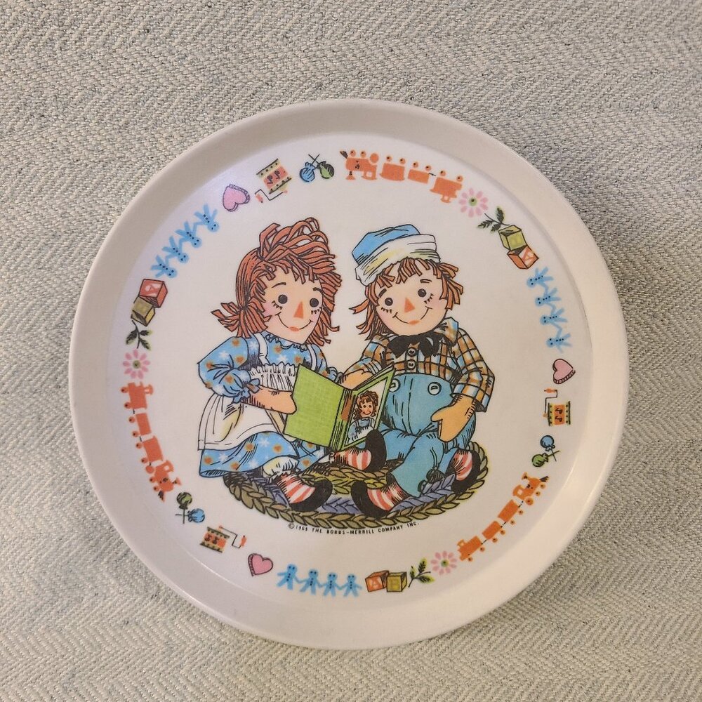 Vintage Oneida Deluxe melamine Raggedy Ann and Andy plate 8 inches